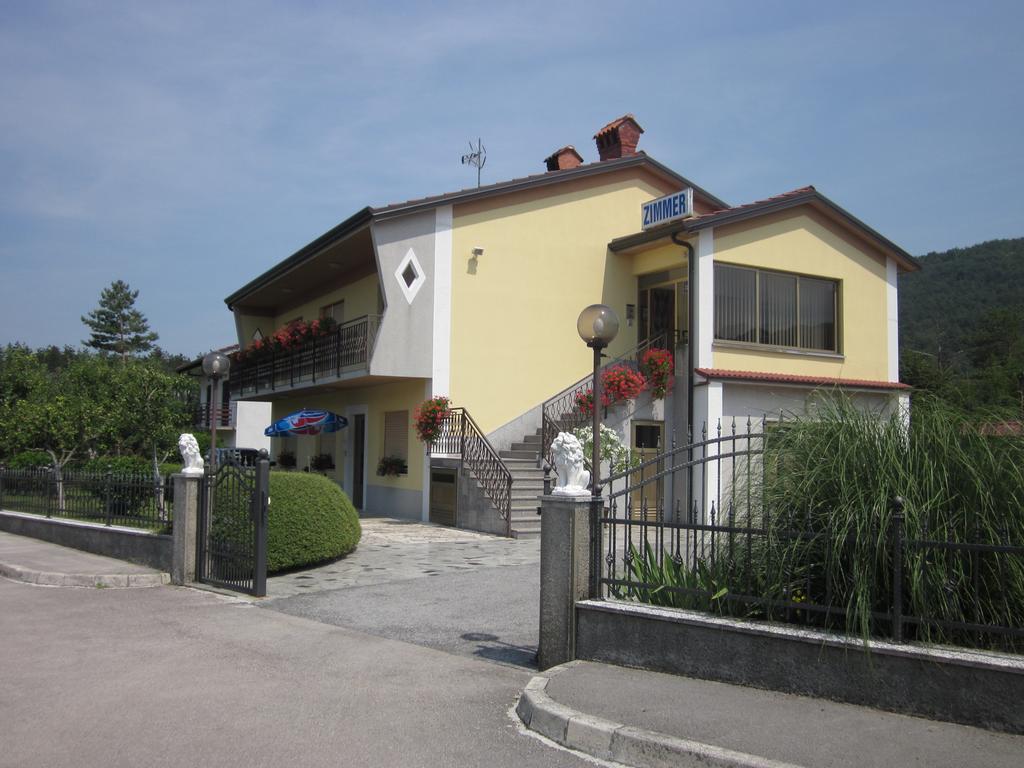 Guest House Mrvcic Rupa Exteriör bild